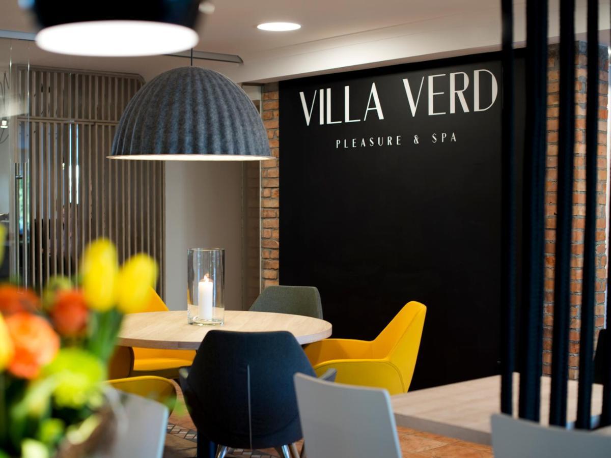 Villa Verdi Pleasure & Spa Leba Bagian luar foto