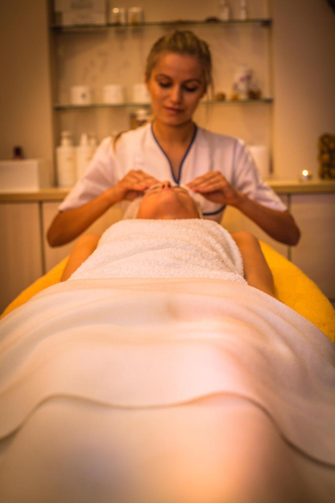 Villa Verdi Pleasure & Spa Leba Bagian luar foto